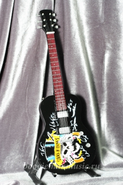 Сувенирная мини-гитара